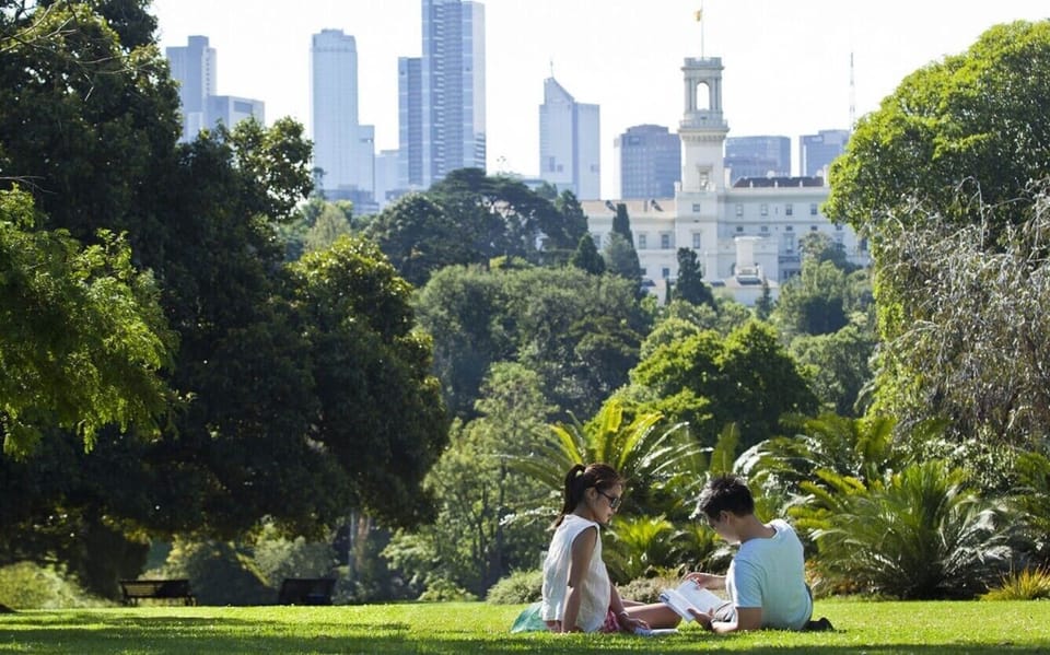 ROYAL BOTANICAL GARDENS (600M): The garden are a Melbourne feature and delight for any visitor. Grab a bite and head in to the gardens for a picnic. 