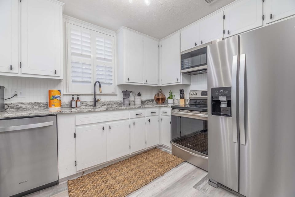 Full kitchen with new appliances