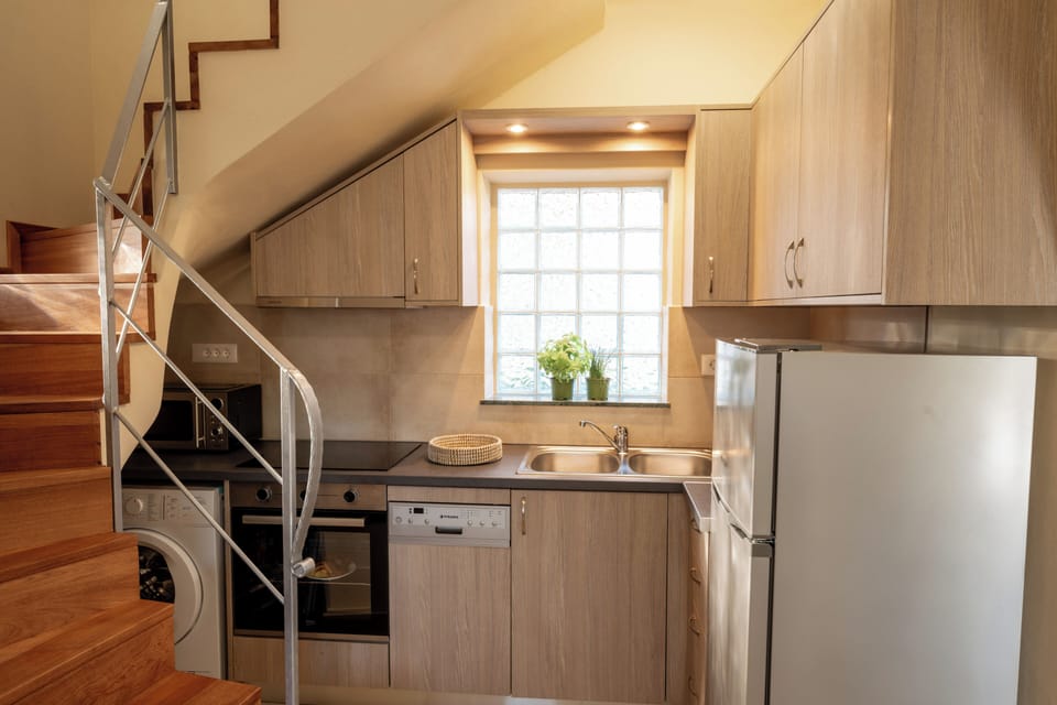 Practical and fully equipped kitchen. 