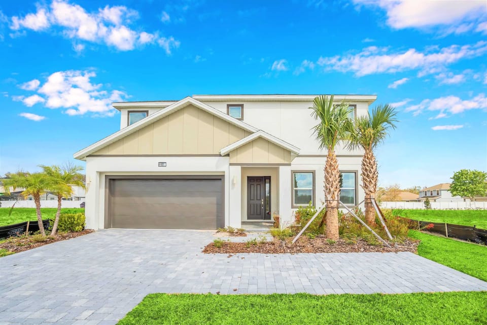 16 Guest Capacity 8 Bedroom Home
