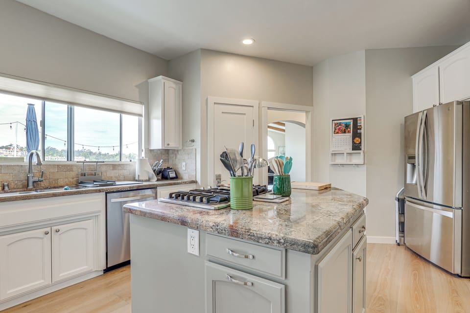 Kitchen | 1st Floor | Dishwasher | Keurig Coffee Maker | Cooking Basics
