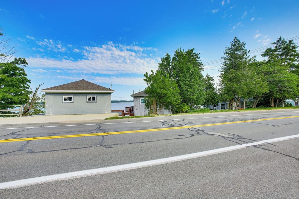 Parking | Driveway (4 Vehicles) | Trailer Parking Available On-Site