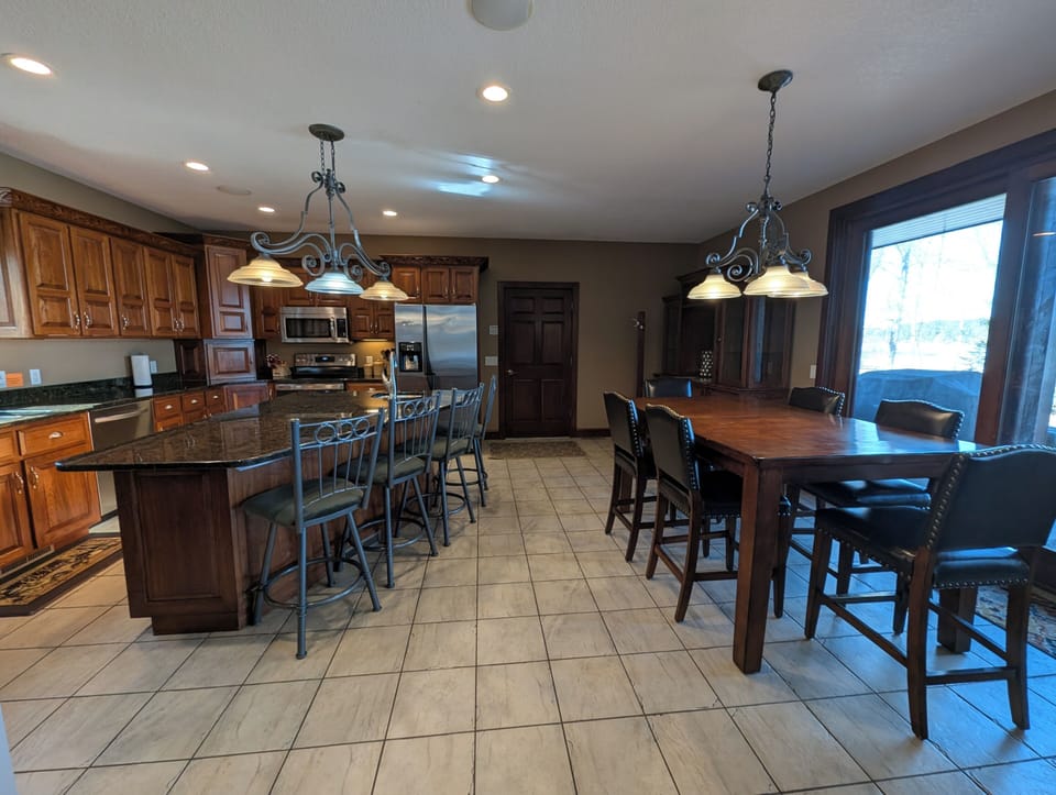 Kitchen/Dining Area