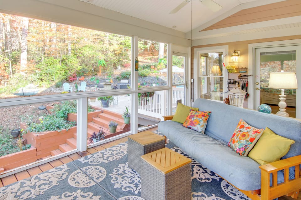 Screened-In Porch