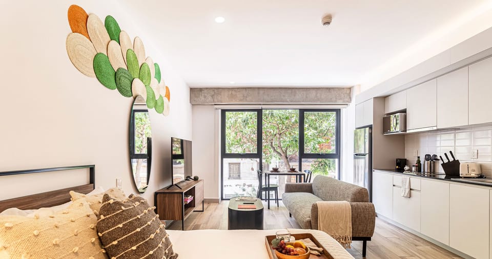 El mobiliario, la decoración y los servicios pueden variar ligeramente.