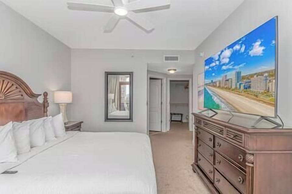 Spacious Master featuring private bathroom!