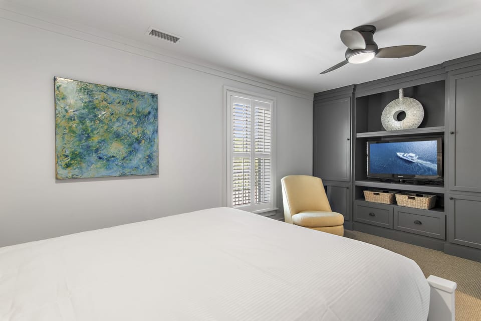 WaterHouse 202 - Seacrest Beach - Queen Bedroom - Shared Bathroom