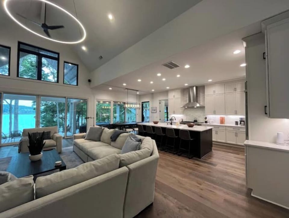 Great room family room and kitchen main level
