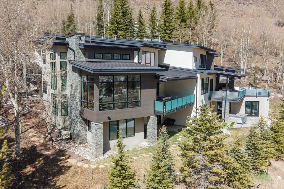 Beautiful Mountain Modern architecture