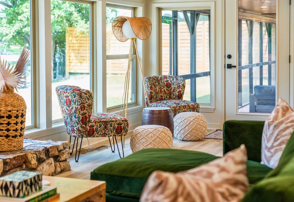 Cozy up in this comfortable nook, ideal for a morning coffee or an intimate conversation.