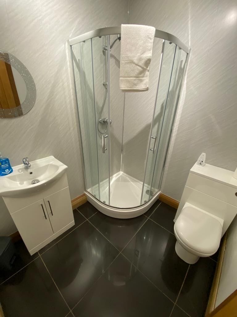 The Barn ensuite 
