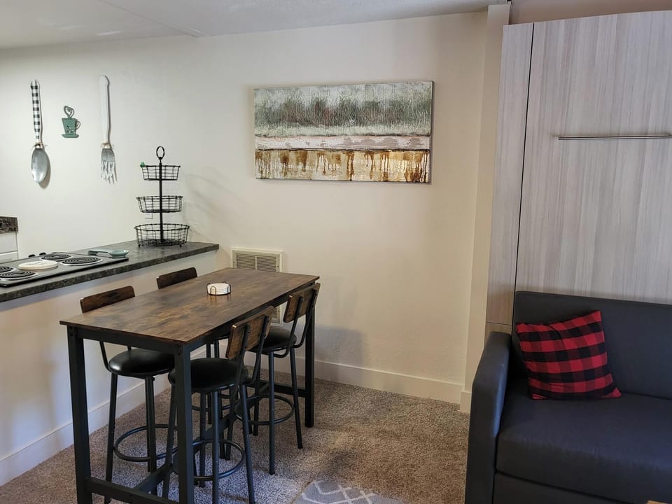 Small but functional dinning table
