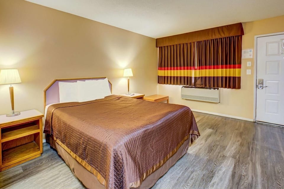 Unit with Queen size bed