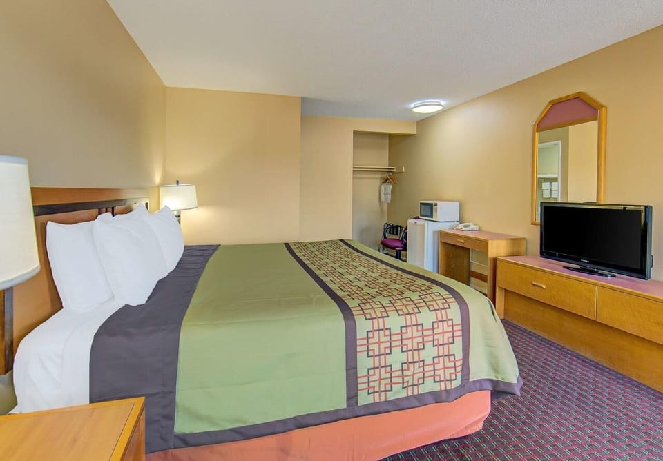 Unit with King size bed