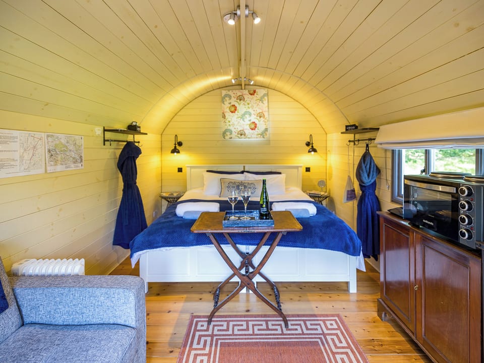 Double bedroom | Oak Retreat - Glanusk Estate, Crickhowell