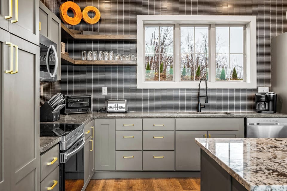 Entry Level - Kitchen