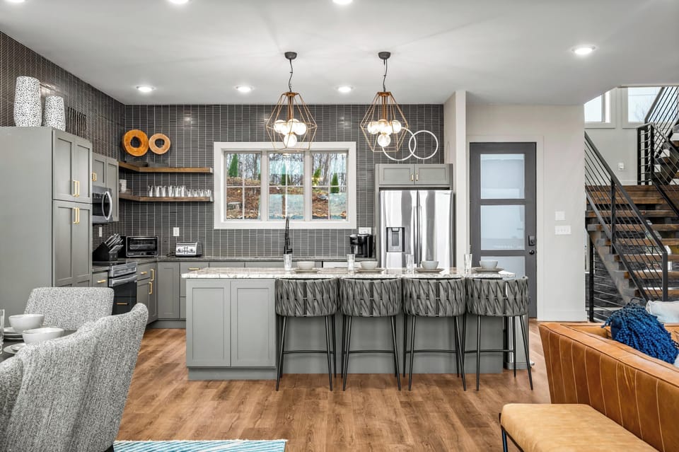Entry Level - Kitchen