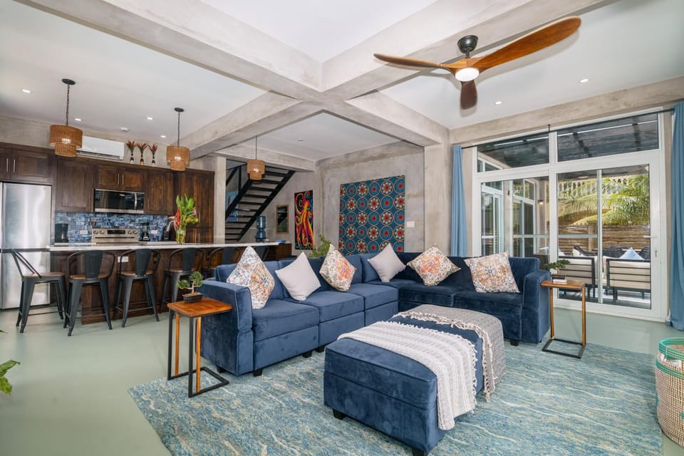 Conmigo Villas South - Oceanfront 3 Bedroom Condo w/ Pool (4055)