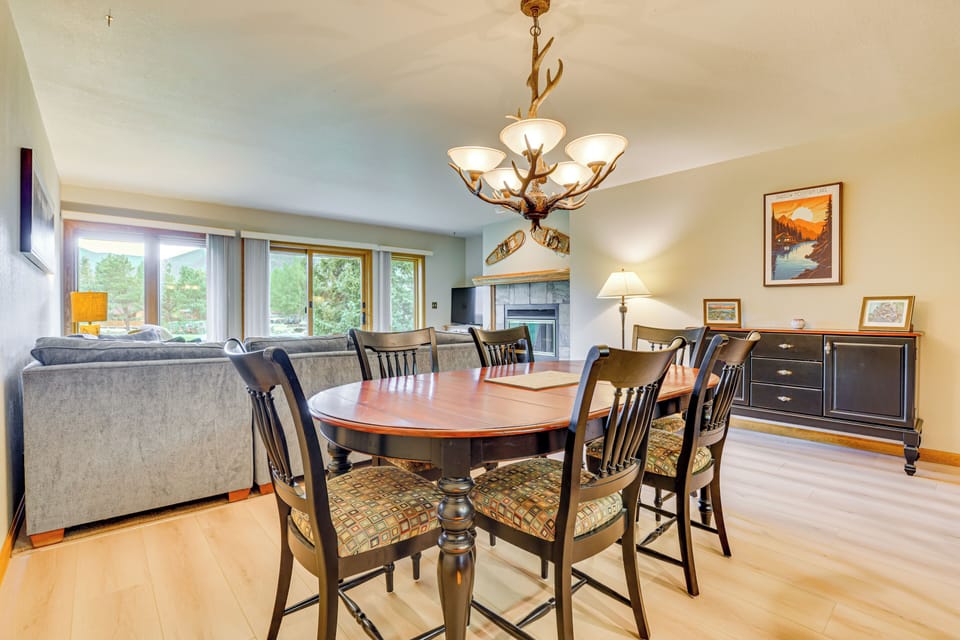 Dining Area | Dishware & Flatware