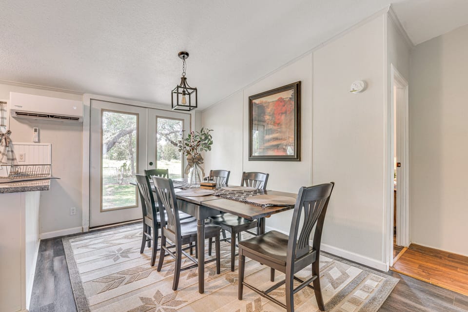 Dining Table | Dishware/Flatware