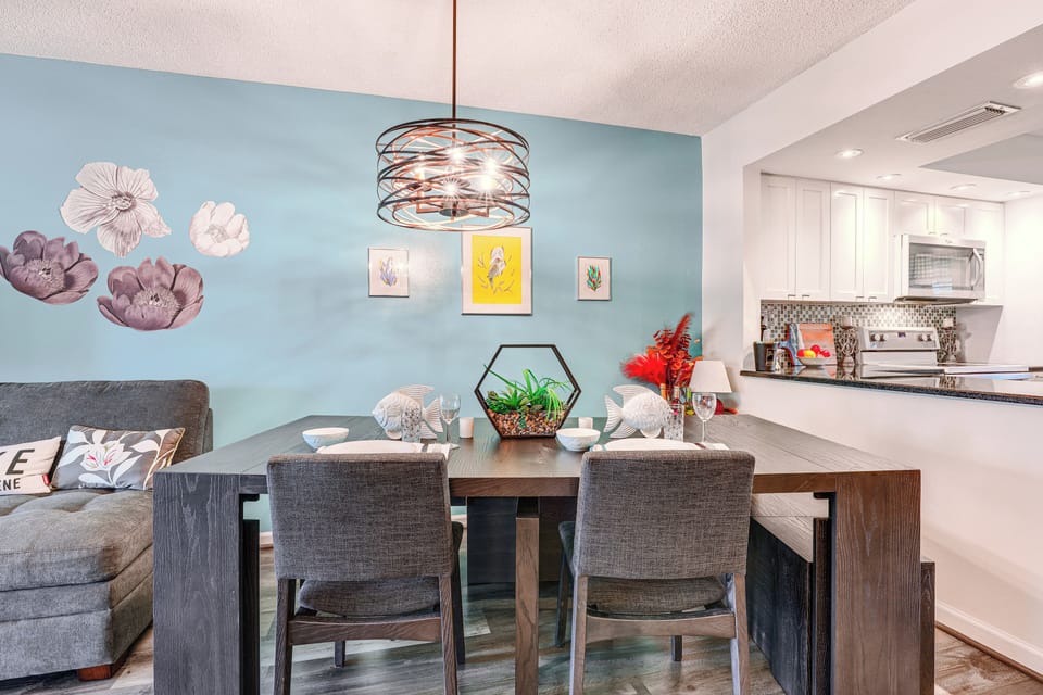 Dining Area | Dishware/Flatware