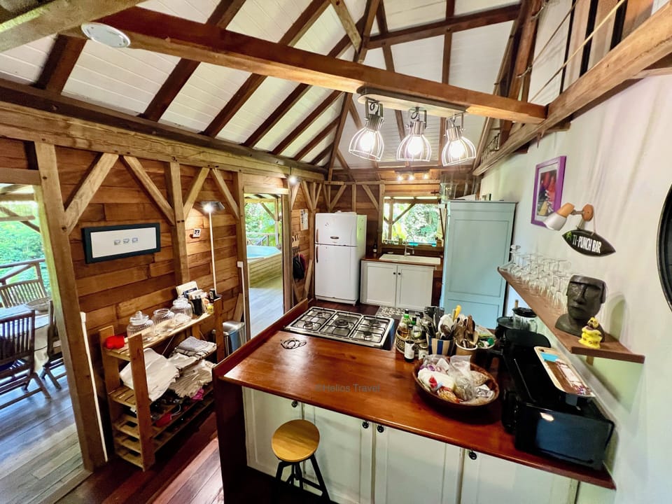 The kitchen of the villa California (1)