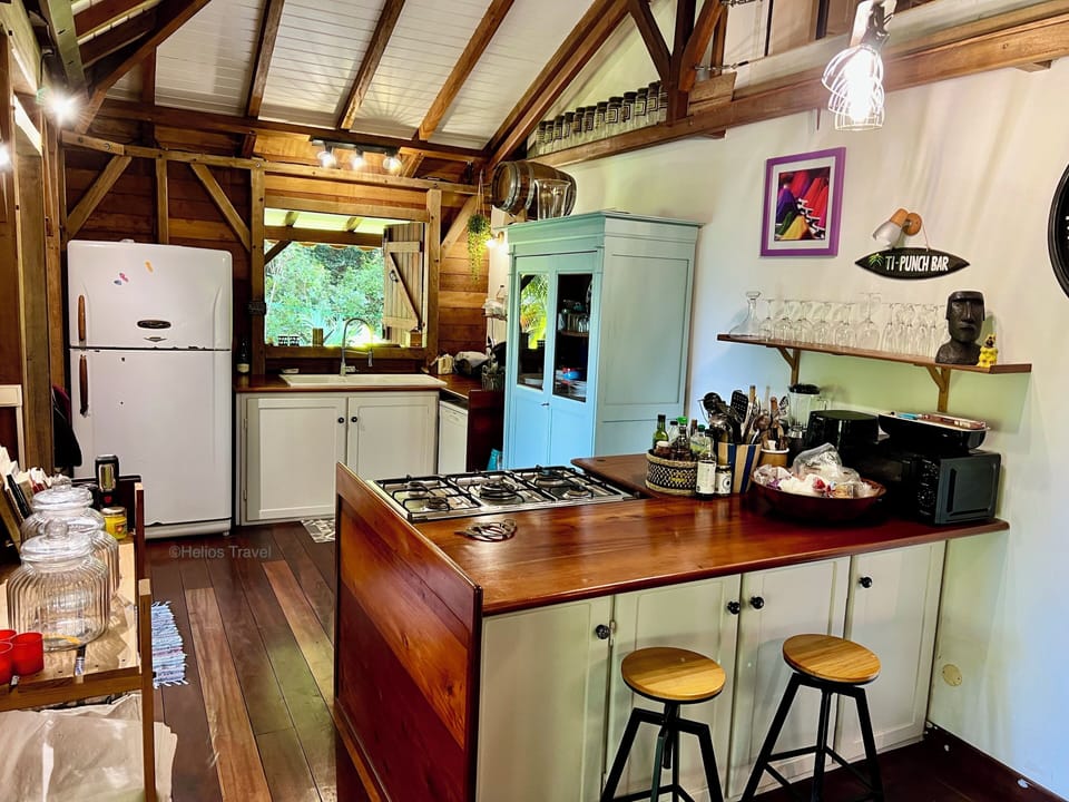 The kitchen of the villa California (2)