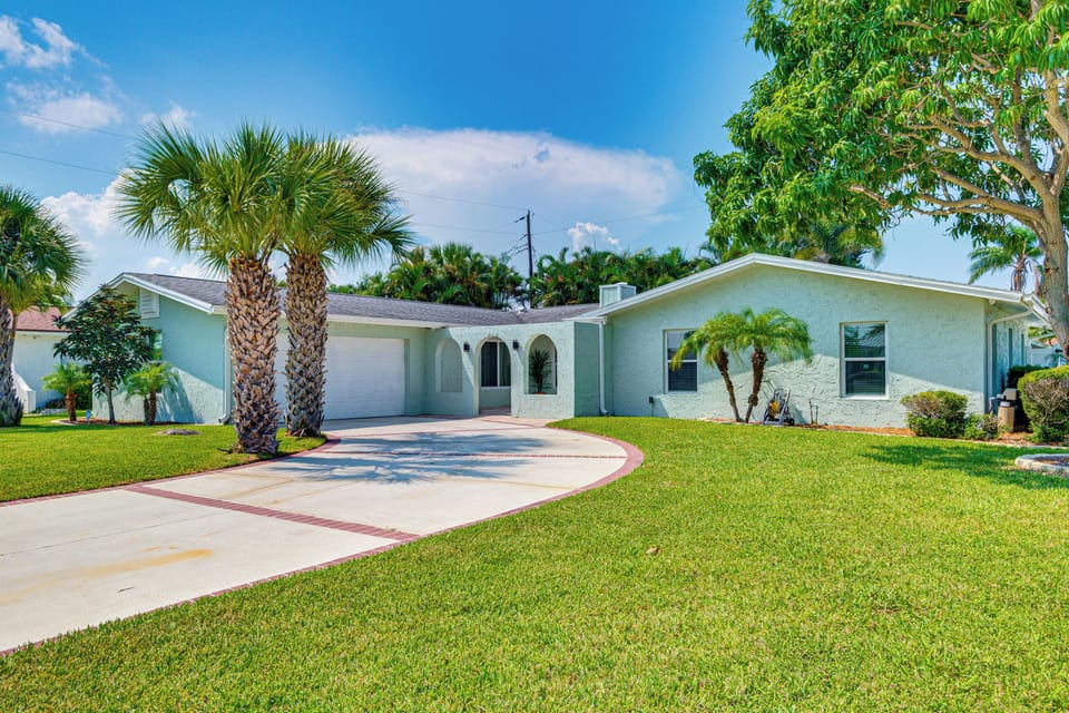 Cocoa Beach Vacation Rental | 4BR | 3BA | 2,123 Sq Ft | Small Step to Enter