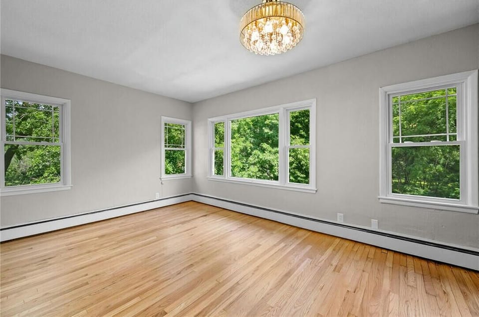 Furnishings provided -- see sample photo (plus attached 3/4 BA + walk-in closet)