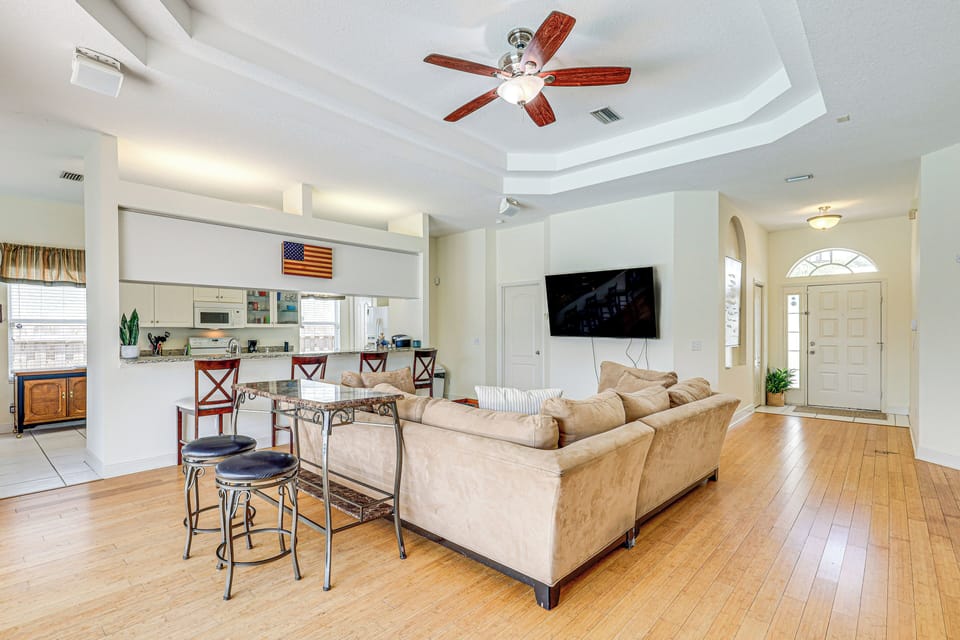 Living Room | Single-Story Home | Central Air Conditioning