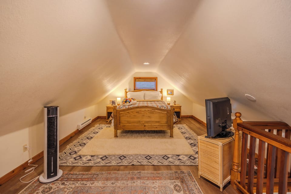 Upstairs Bedroom 