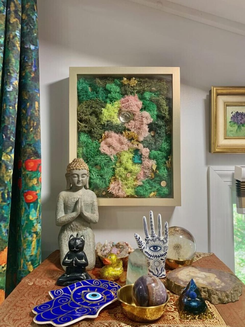 We love the zen decoration in the bedroom.