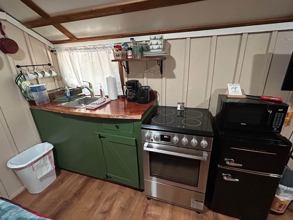 Cabin 3 kitchen
