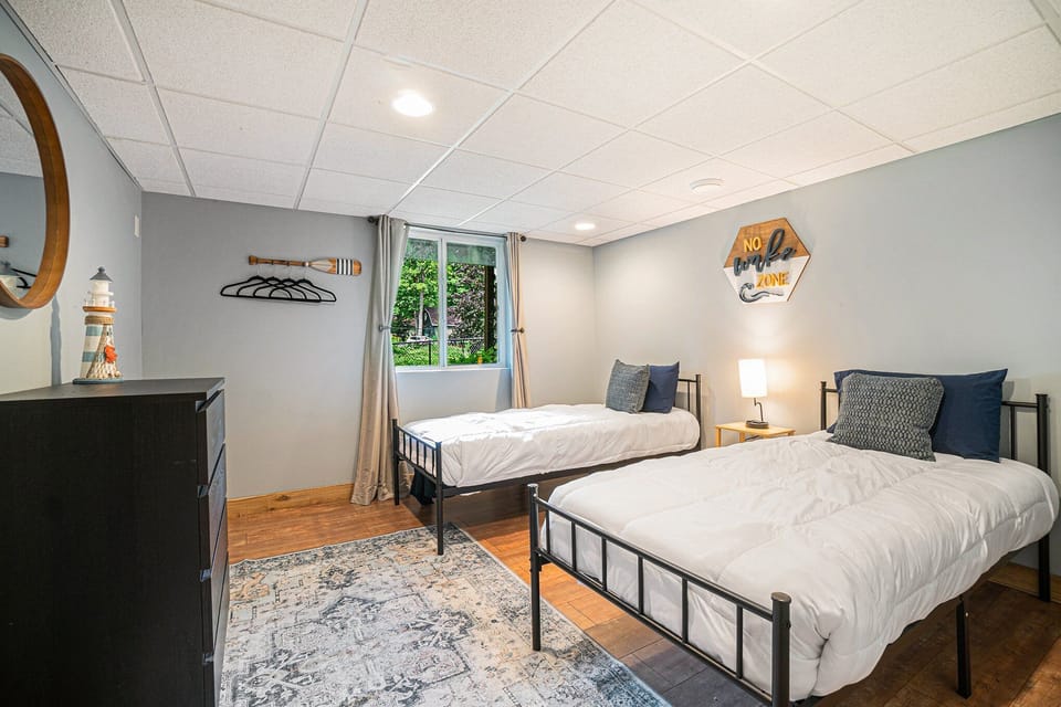 Fifth bedroom: 2 XL twin bed