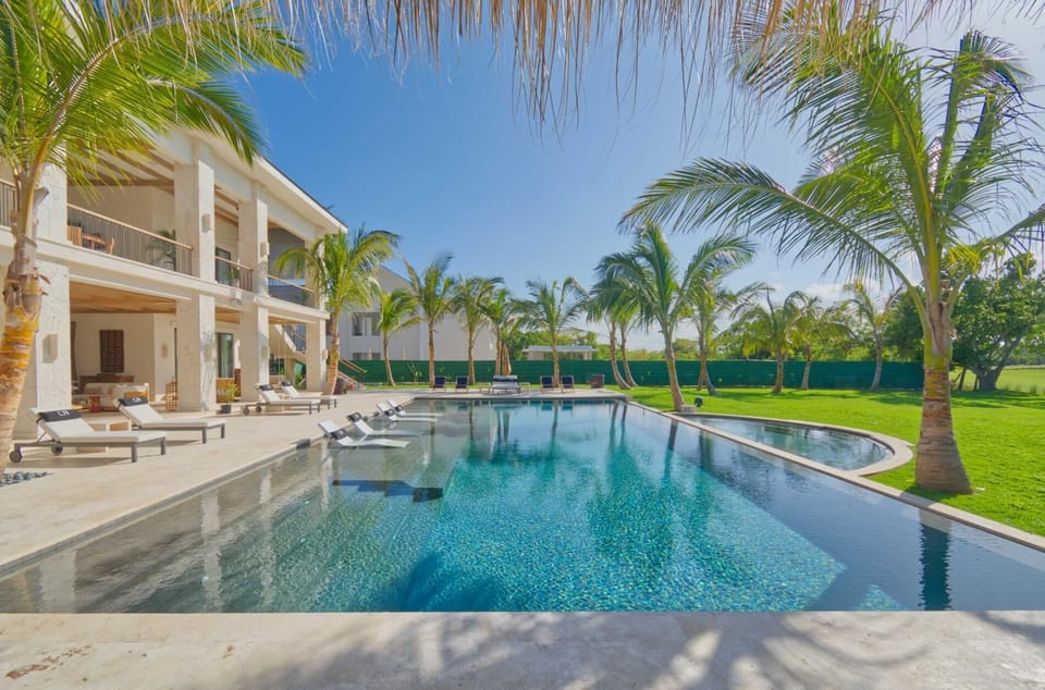 Corales 83 - Unique luxury villa w/ heated pool, jacuzzi, sauna, gym, and chef (3591)