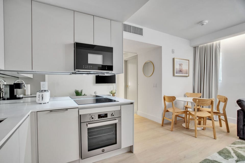 Kitchen & Dining Area