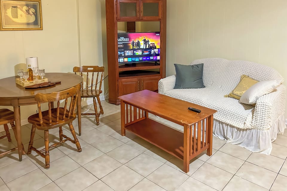 Mobile Vacation Rental | 2BR | 1BA | 1,100 Sq Ft | Stairs Required