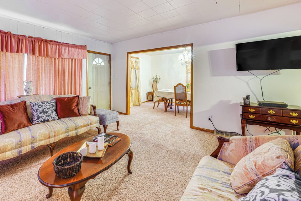 Ottawa Vacation Rental | 3BR | 2BA | 1,230 Sq Ft | 5 Steps Required