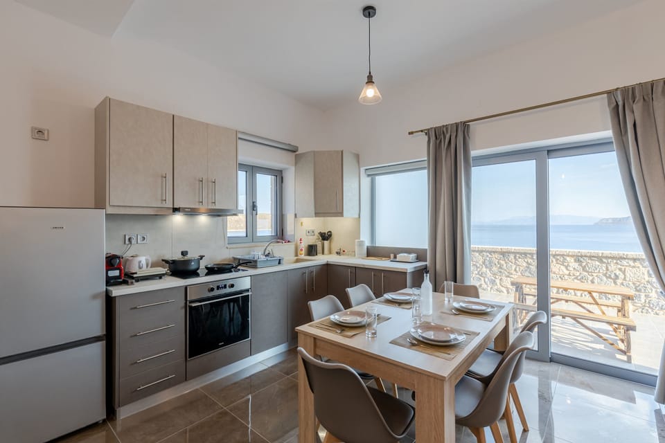 Fully-equipped kitchen