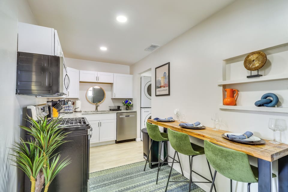 Dining Area | Dishware & Flatware Provided | Central A/C & Heat