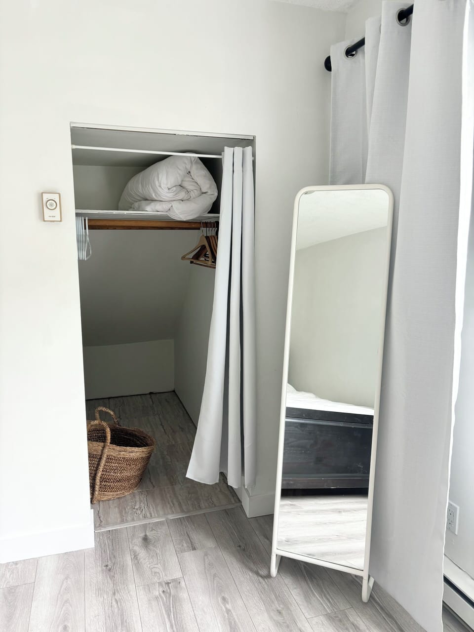 Second bedroom - storage area for luggage
