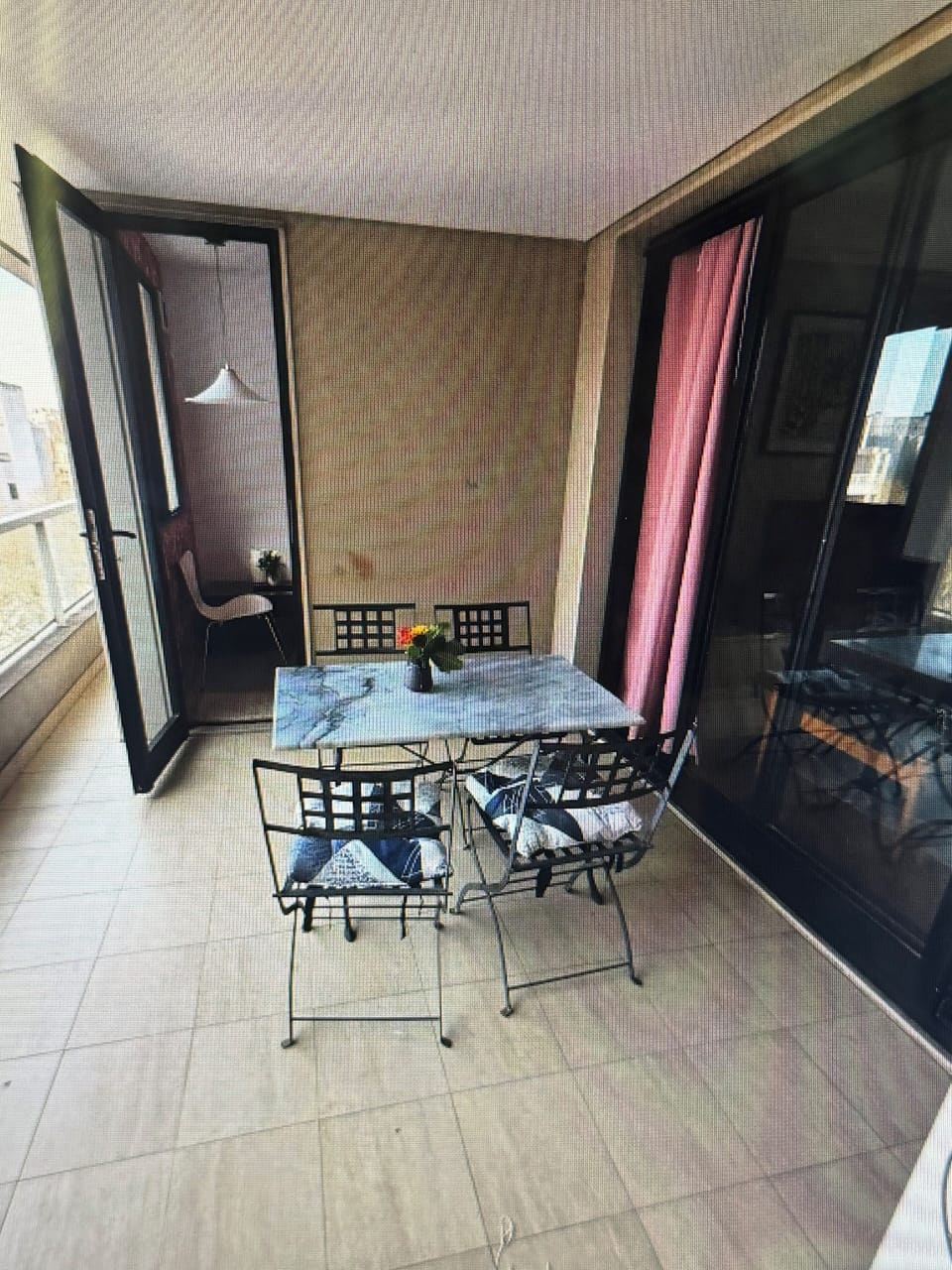 Ext balcony (all rooms open out to it)