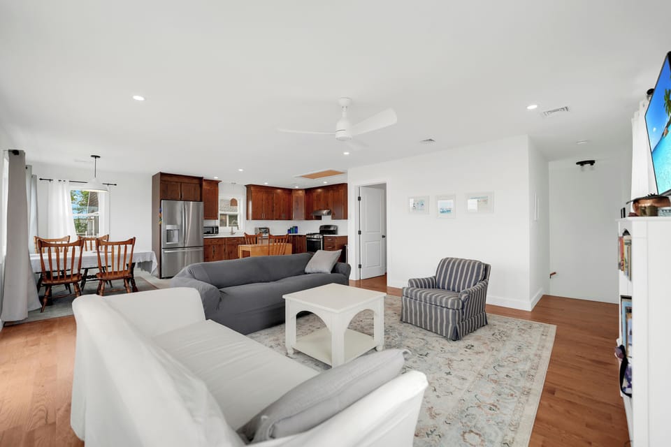 Living Room/Kitchen