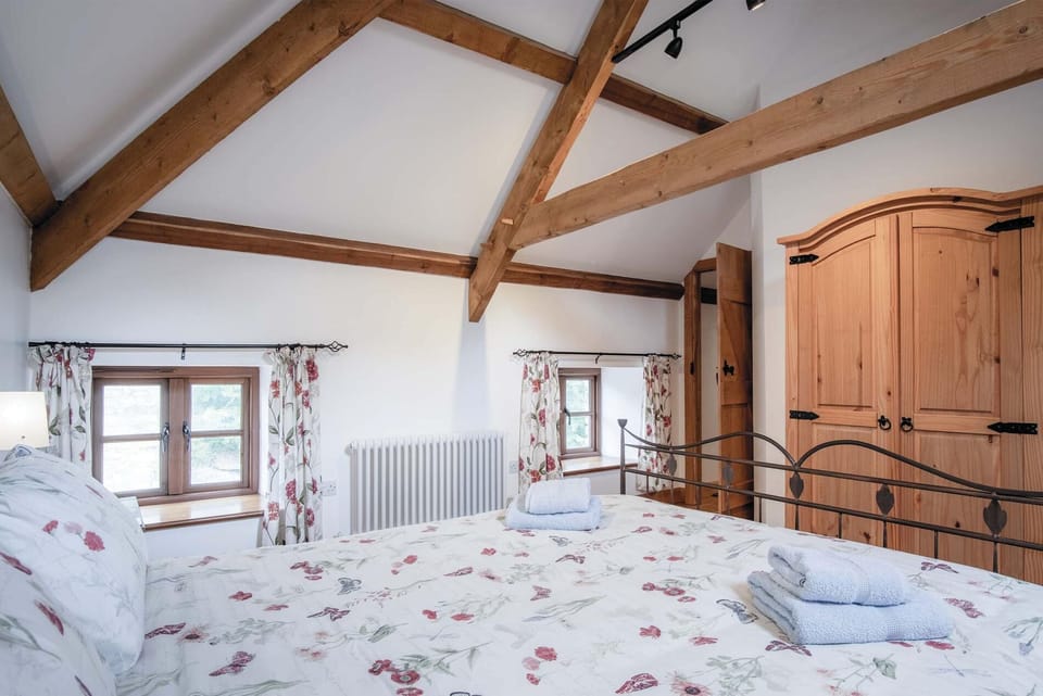 The Stables - 3 Bedroom Cottage - Beavers Hill (23594)