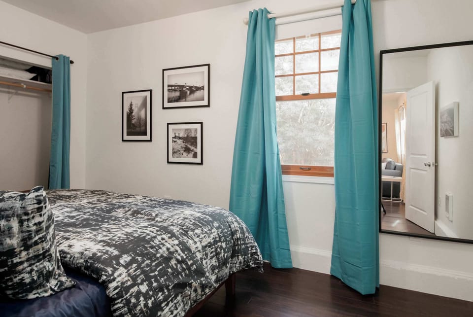 #StayinMyDistrict Historic Kenton comfortable & fully furnished Guest House. Make this your HOME Suite Home in Portland #BookDirect