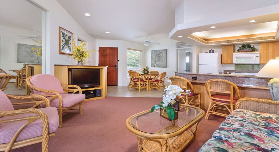 Living room; color schemes may vary depending upon the unit assigned.