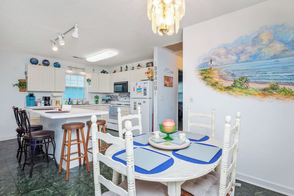 Dining Area - Southwest