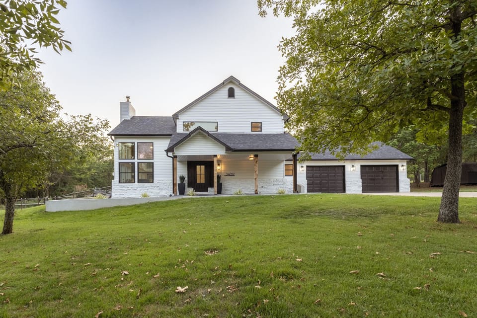 This luxury getaway sits on five acres of scenic property.