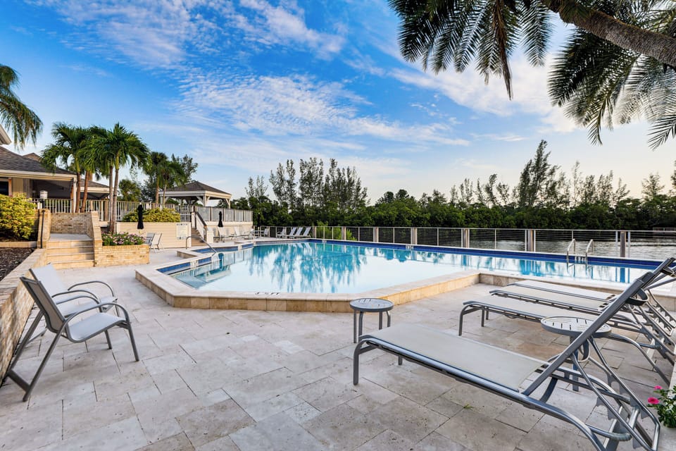 Bradenton Vacation Rental | 3BR | 2BA | 2,800 Sq Ft | Step-Free Access