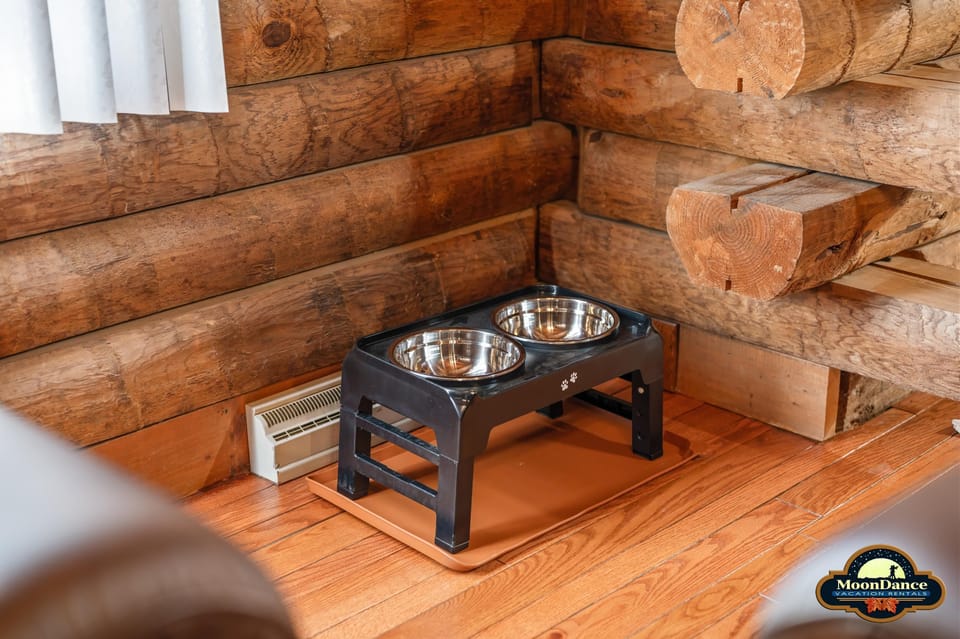 Pet station for ruff ruff